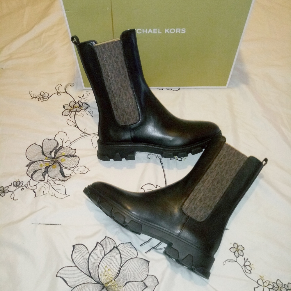 Michael Kors Ridley Chelsea Leather Boots - Picture 4 of 12